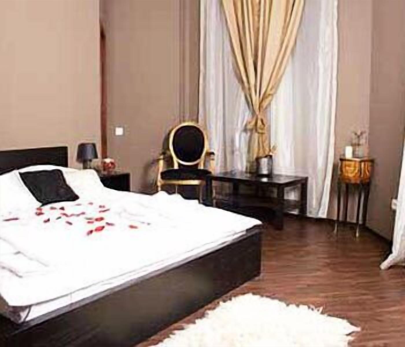 Hotel Papu بوخارست المظهر الخارجي الصورة